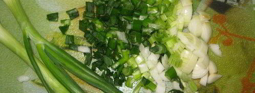 окрошка на кефире с овощами, перепелиными яйцами и мясом. Шаг 2