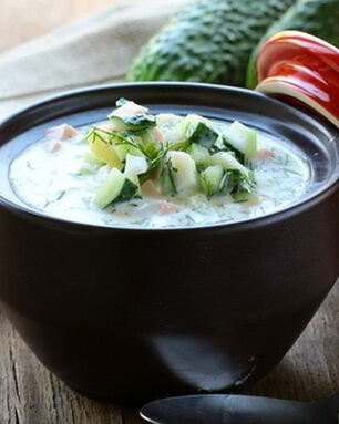 Окрошка на воде с вареной колбасой и майонезом