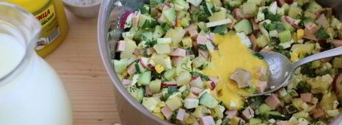 окрошка с колбасой на сыворотке. Шаг 17