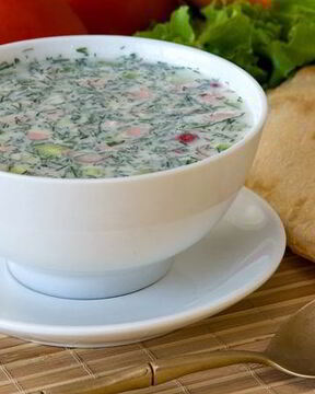 Окрошка с копченой колбасой