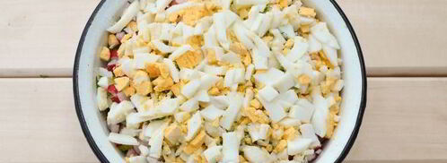 окрошка с крабовыми палочками. Шаг 8