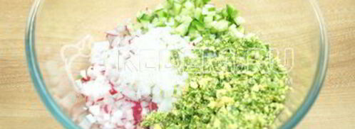 окрошка с курицей на квасе. Шаг 7