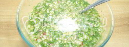 окрошка с курицей на квасе. Шаг 10