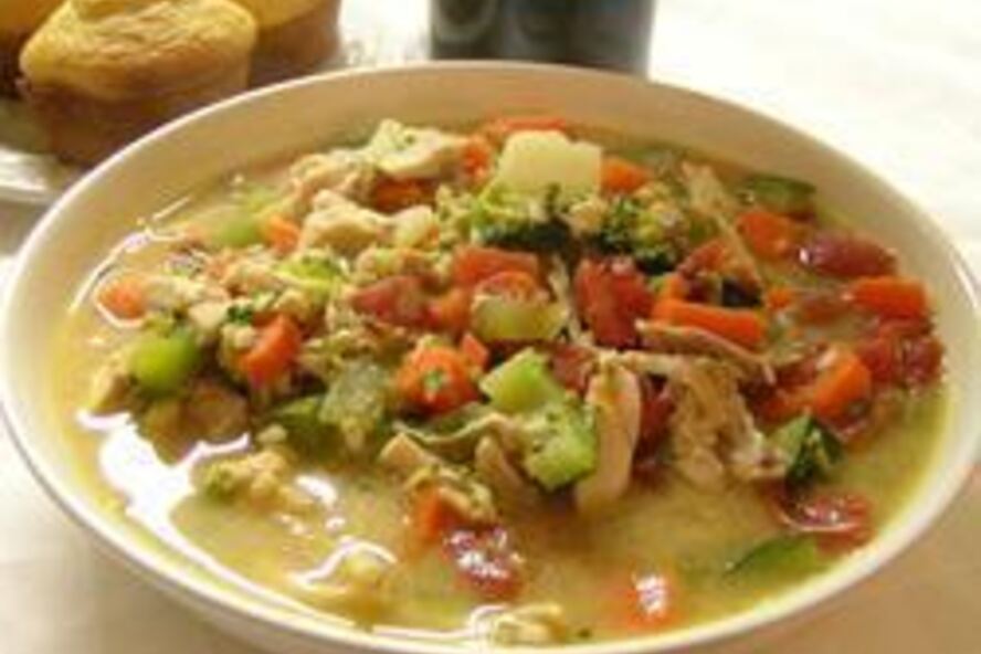 Рецепт куриного-овощного суп с арахисовой пастой