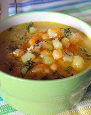 Куриный суп с нутом и овощами