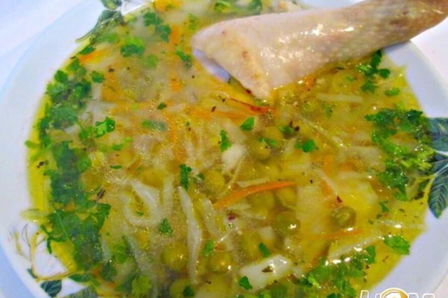 Рецепт куриного супа с зеленым горошком и овощами