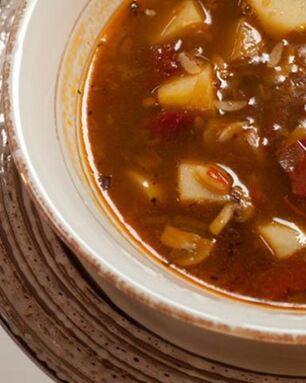 Минестроне с грибами и колбасками чорисо