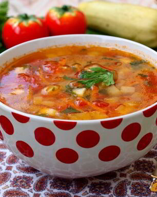 Овощной суп с кабачками и помидорами