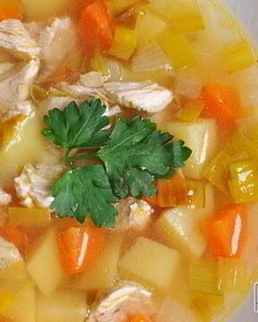 Овощной суп с луком-пореем