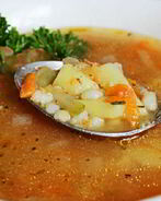 Рассольник с огурцами и перловкой