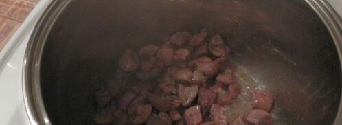 рассольник с перловкой и почками в мультиварке. Шаг 6