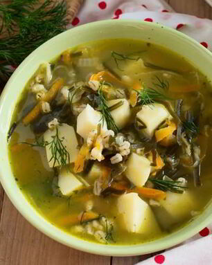 Вегетарианский рассольник с перловкой и грибами