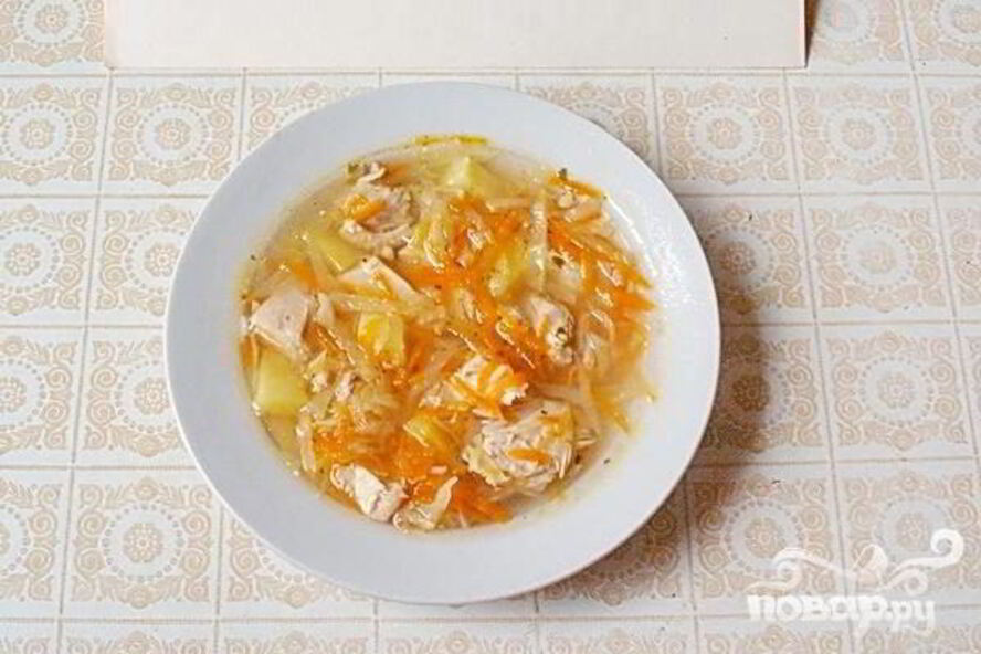 Рецепт диетических щей с сельдереем и свежей капустой