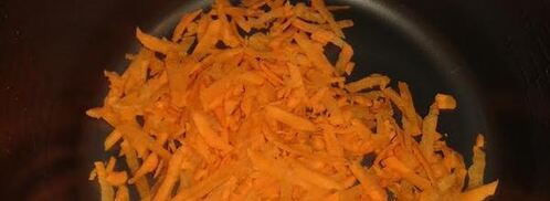 щи из квашеной капусты в мультиварке. Шаг 2