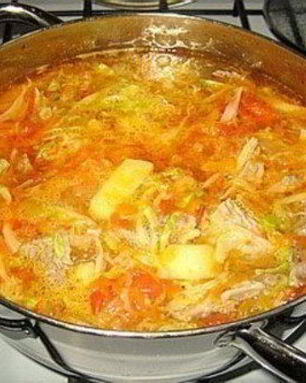 Щи на курином бульоне с капустой