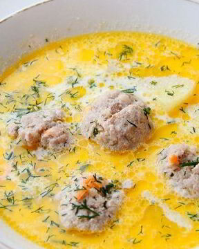 Сливочный суп с фрикадельками