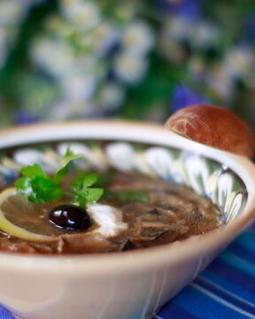 Грибная солянка с капустой