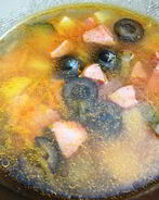 Мясная солянка с маслинами