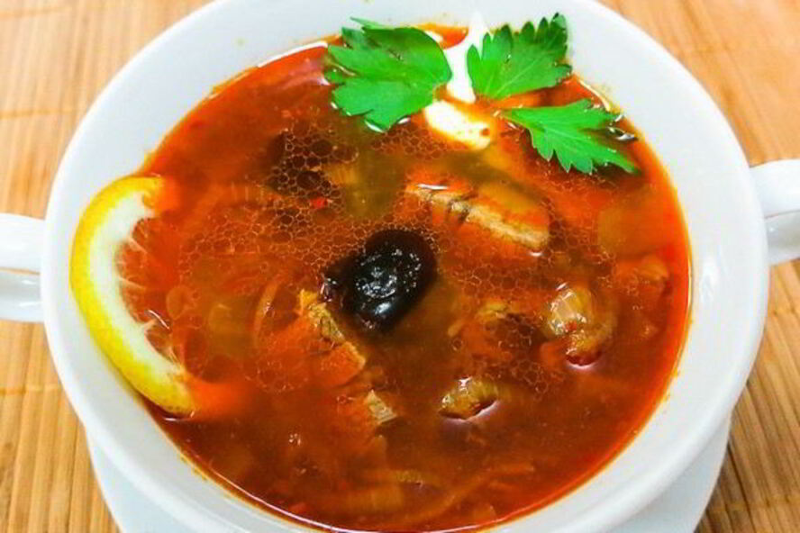 Рецепт мясной солянки с почками и салом