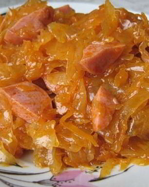 Солянка из капусты с сосиской в мультиварке