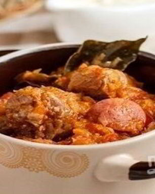 Солянка с капустой и мясом