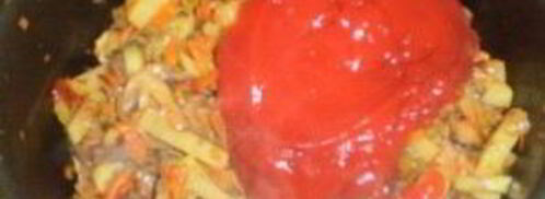 солянка с колбасой и грибами. Шаг 9