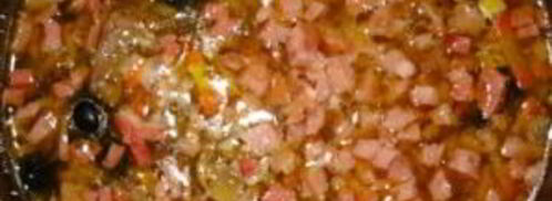 солянка с колбасой и грибами. Шаг 10