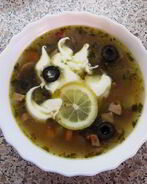 Солянка с маслинами и лимоном