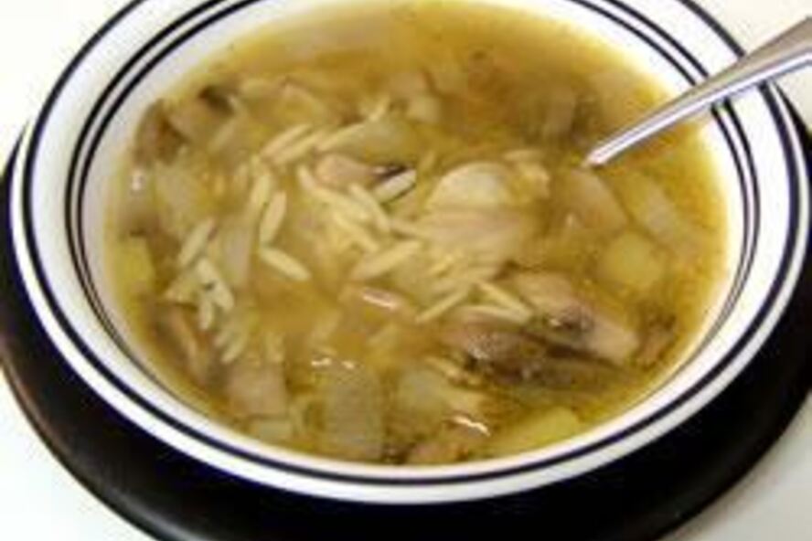 Рецепт супа из грибов и лука-порея