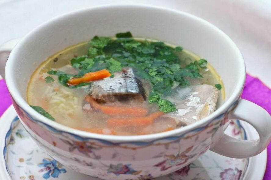 Рецепт супа из рыбных консервов сайра