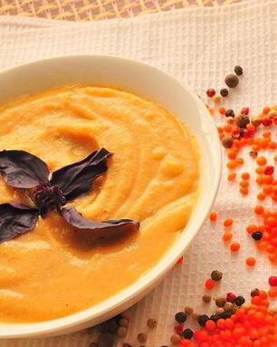 Пряный чечевичный суп-пюре с сыром Джюгас