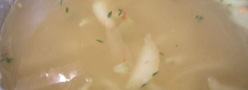 суп с карамелизированным луком, перловкой и листовой капустой. Шаг 4