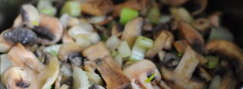 сырный крем-суп с грибами и сельдереем. Шаг 2