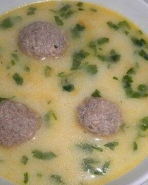 Сырный суп с фрикадельками из говяжьего фарша