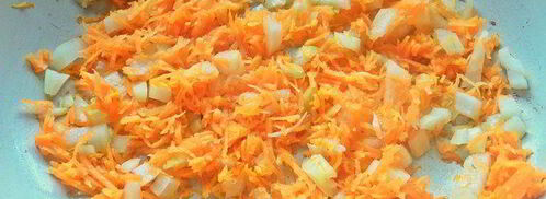 сырный суп с лососем и рисом. Шаг 2