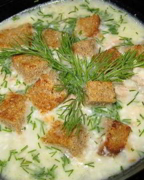 Сырный суп со сливками, ветчиной и сухариками