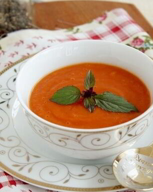 Томатный суп с чесноком
