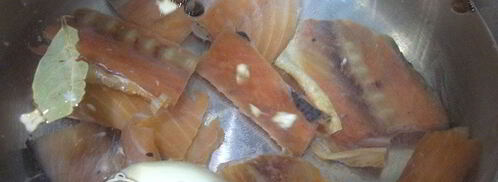 уха из хребтов семги. Шаг 2