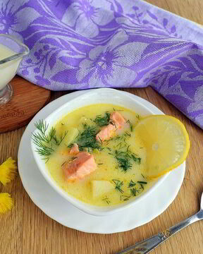 Уха по-фински со сливками с лососем