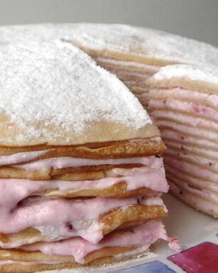 Блинчики с творогом и клубникой