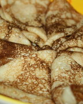 Нежные тонкие блинчики на кефире