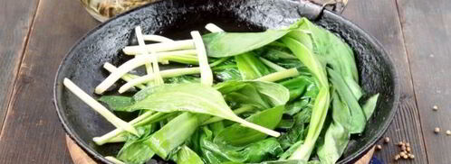 тонкие блины с черемшой. Шаг 3