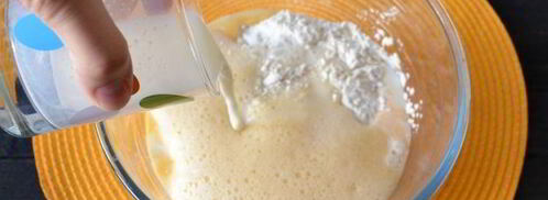 тонкие дрожжевые блины на молоке. Шаг 7