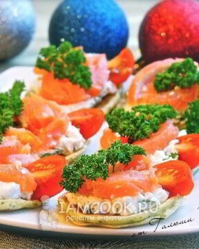 Закусочные блинчики с подкопченным лососем