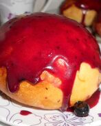 Булочки с черничной глазурью