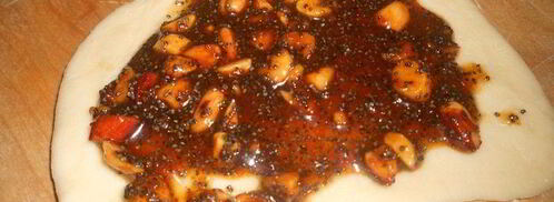 булочки с маком и орехами в карамели. Шаг 7