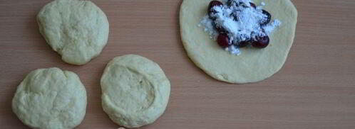 булочки с вишней. Шаг 11