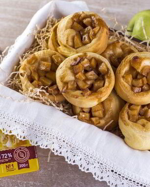 Булочки с яблоками и корицей