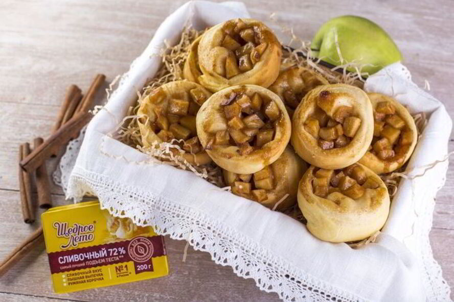 Рецепт булочек с яблоками и корицей