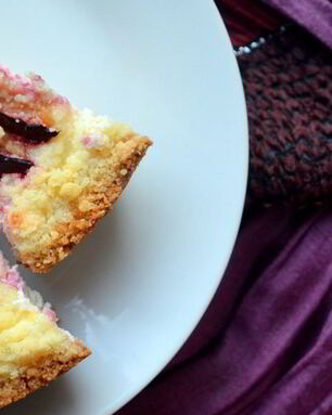 Королевская ватрушка со сливами